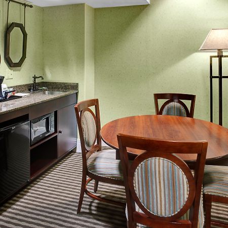 Holiday Inn Express Hotel & Suites Atlanta Buckhead By Ihg Buitenkant foto