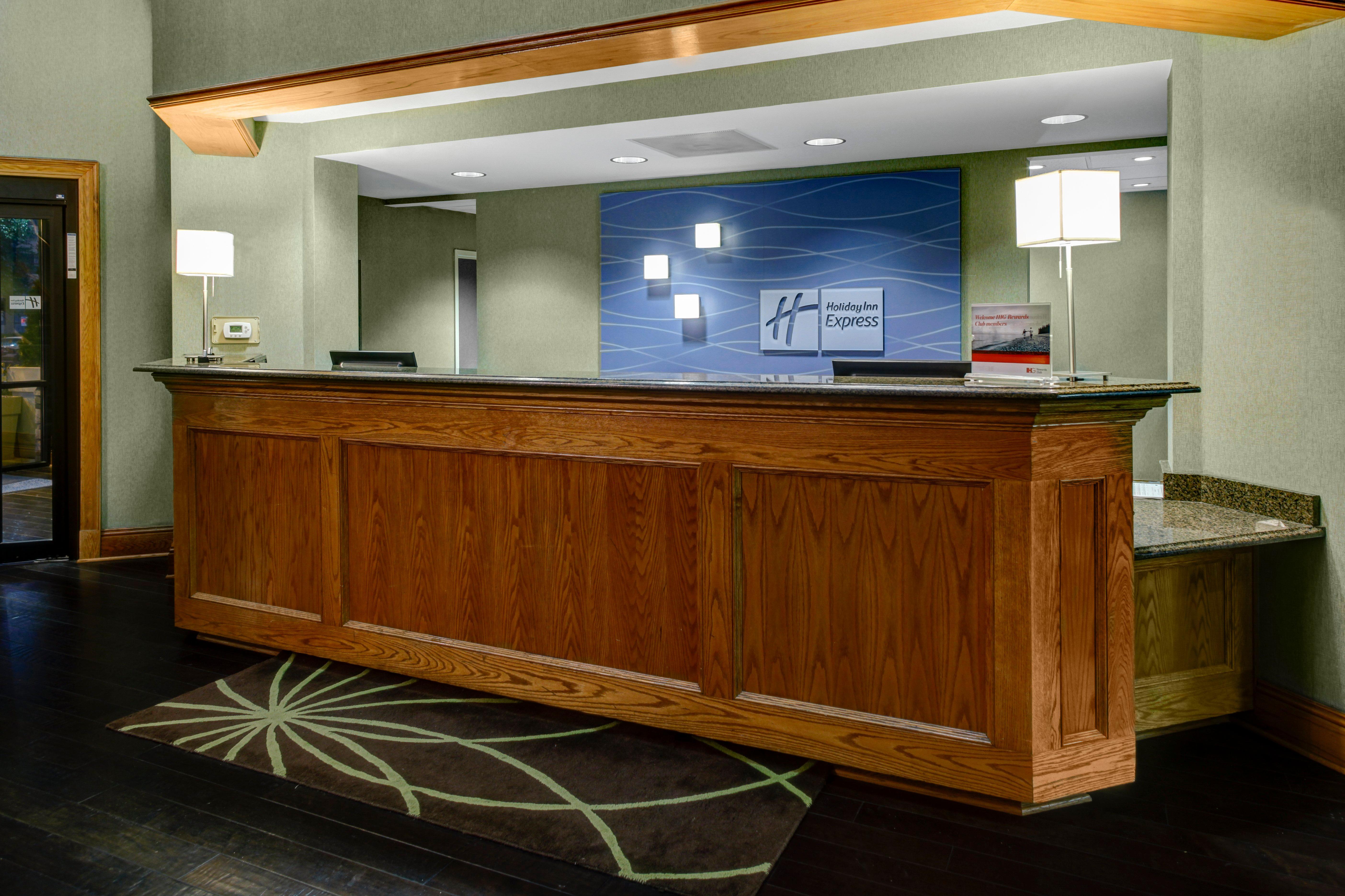 Holiday Inn Express Hotel & Suites Atlanta Buckhead By Ihg Buitenkant foto