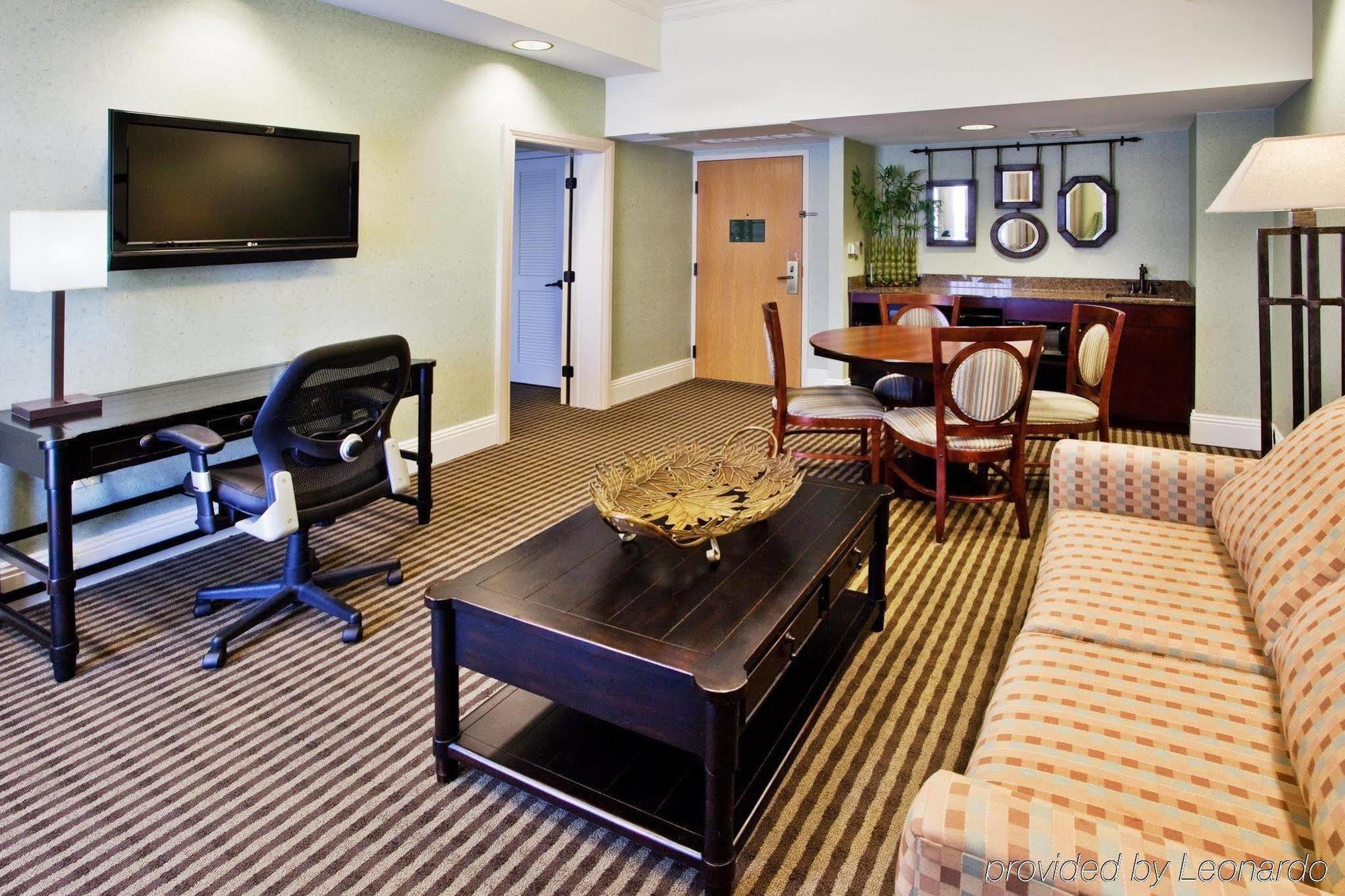 Holiday Inn Express Hotel & Suites Atlanta Buckhead By Ihg Buitenkant foto