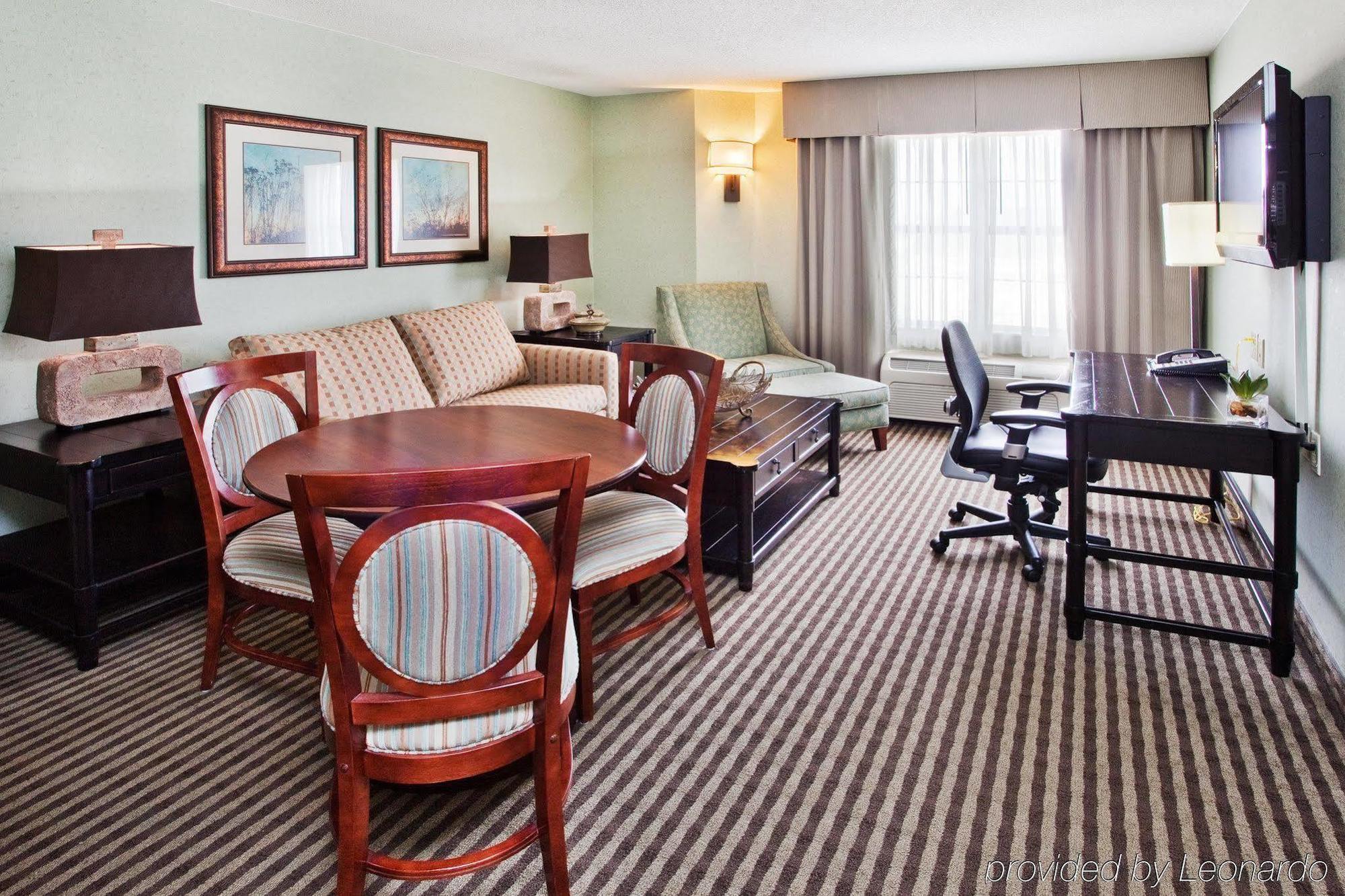 Holiday Inn Express Hotel & Suites Atlanta Buckhead By Ihg Buitenkant foto